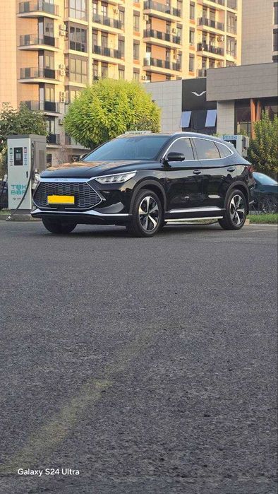 Продается черный Song Plus Flagship AWD 2023г.в.  официал