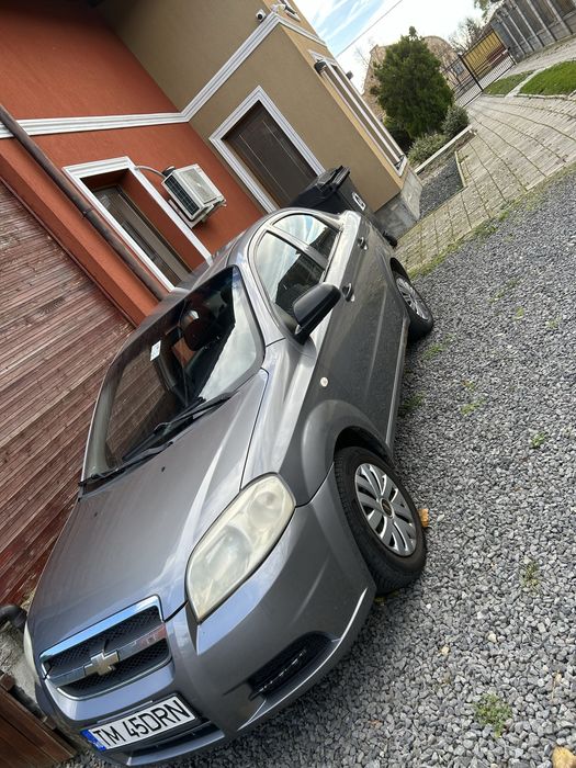Vând Chevrolet Aveo