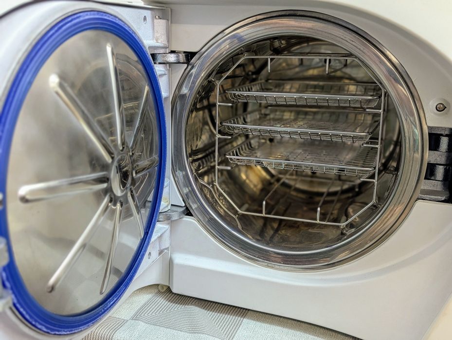 Автоклав T&S 14B + ламинатор + дестилатор