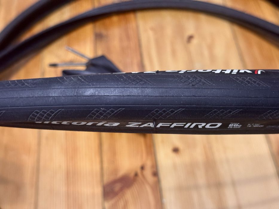 Гуми Vittoria Zaffiro 700×28C — 2 внъшни гуми + 2 вътрешни