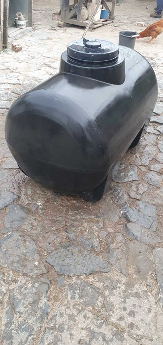 Vând butoi de plastic 500L "calitate superioara"  700 de lei.