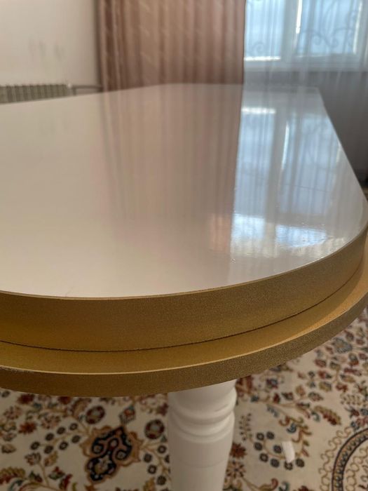 Стол для гостиной