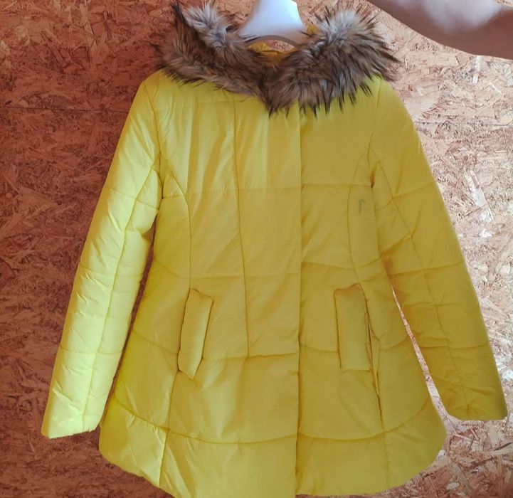 Продам куртки детские