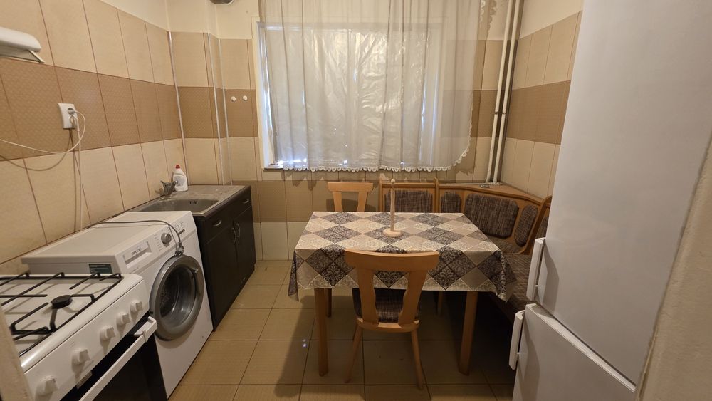 Vand apartament Nanterre, parter, stradal