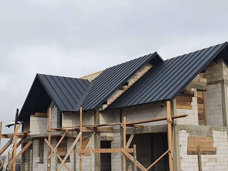 Executam acoperisuri și reparatii