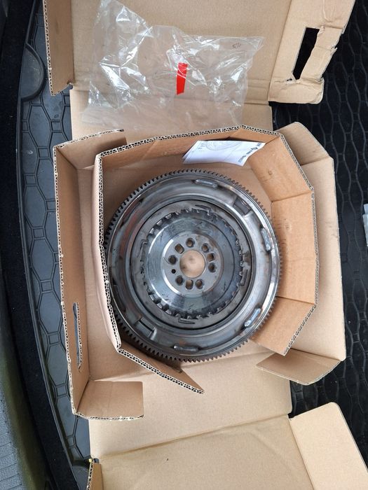 Демпферен маховик за VW Touran