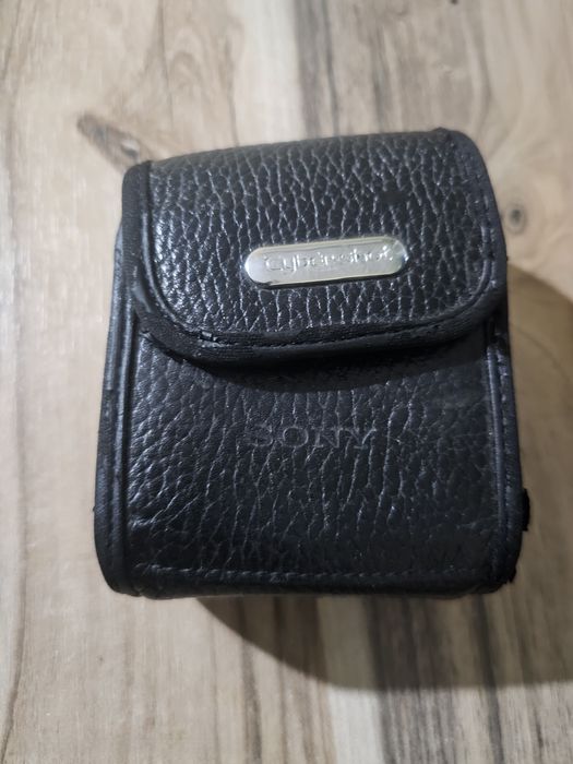 Sony CyberShot DSC-W55 - Черна + HG Duo карта 8GB + батерия + калъф