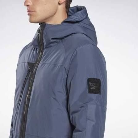 оригинальная куртка reebok в отличном состоянии