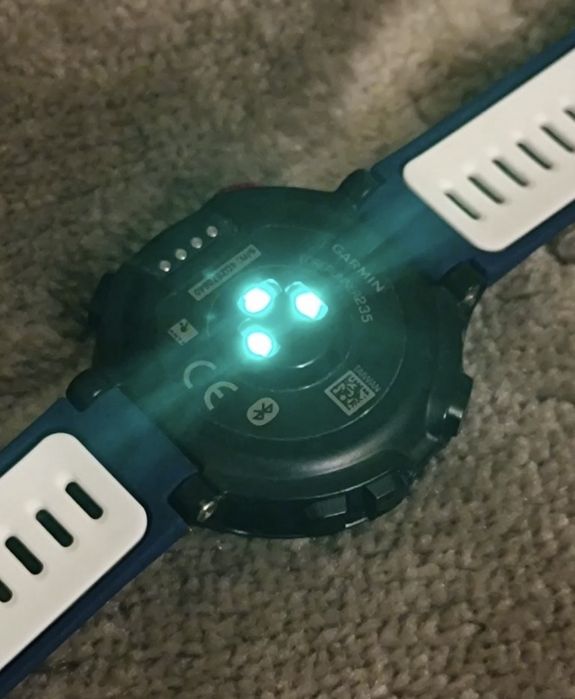 Vând/Schimb Ceas Garmin Forerunner 235.