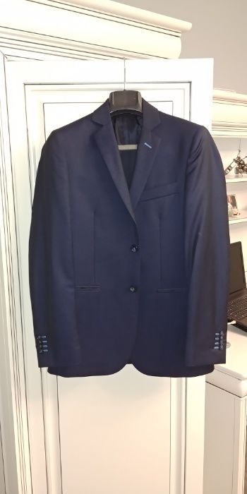 Vand Costume negru si bleumarin TATA si FIUL