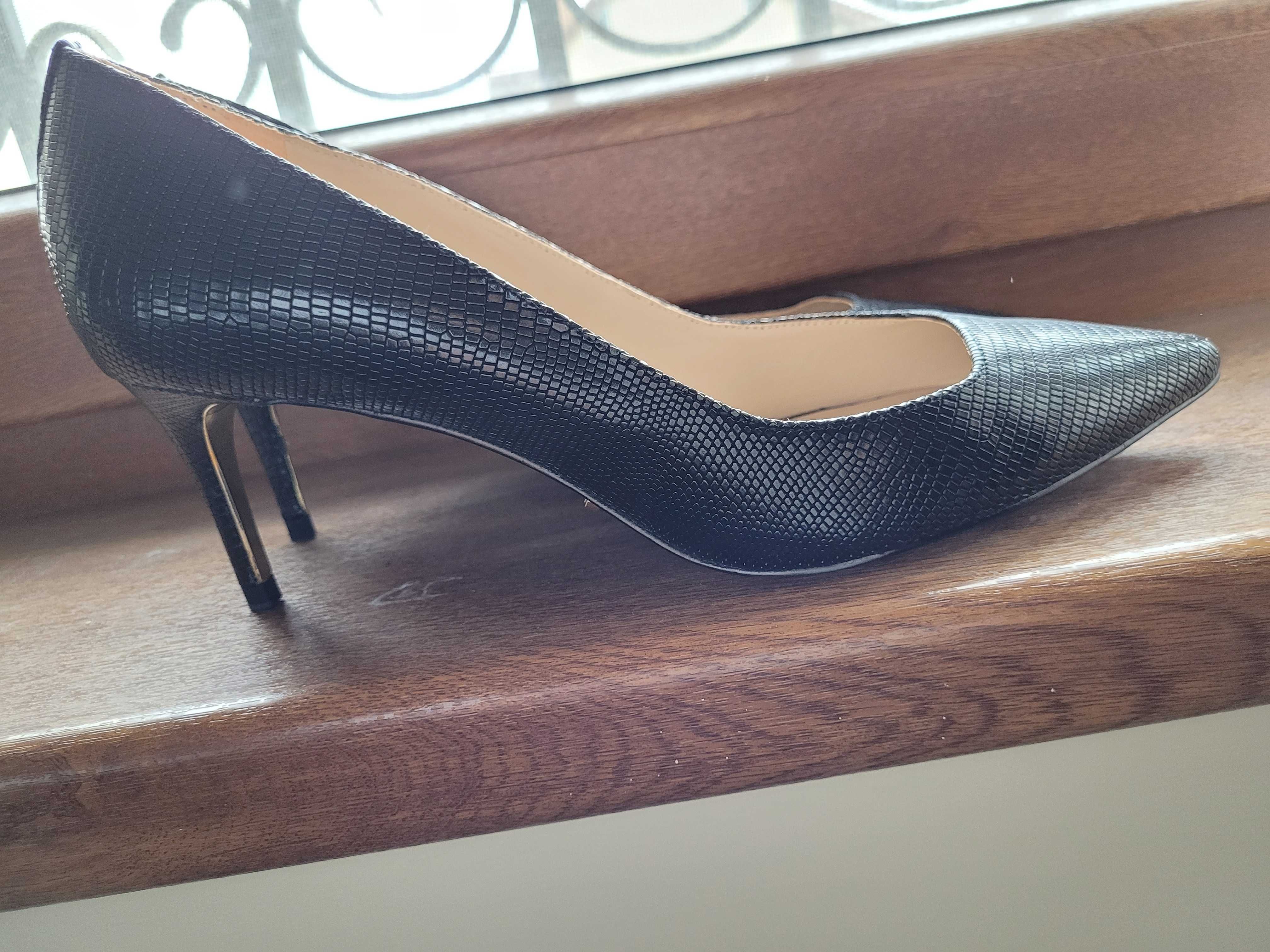 Vand pantofi de damă,  cu toc ,noi, Massimo Dutti