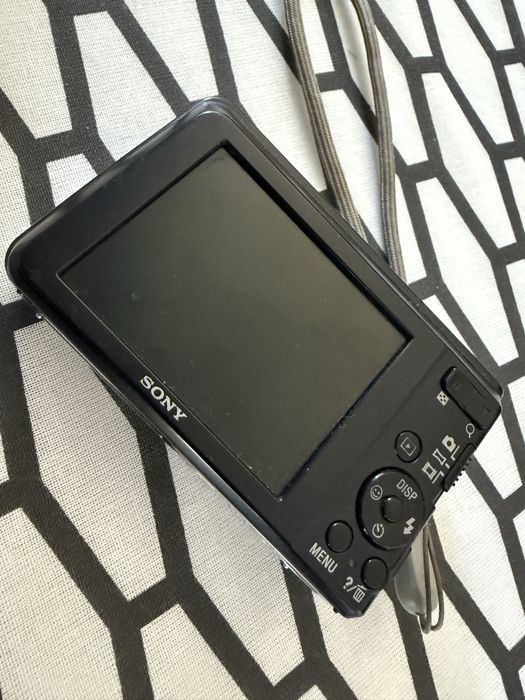 Sony Cyber-shot DSC-S5000 – 14.1 MP, 5x Zoom Optic, cu card SD inclus