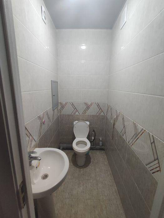 2 хонали уй ижарага берилади. Сдается двухкомнатная квартира.