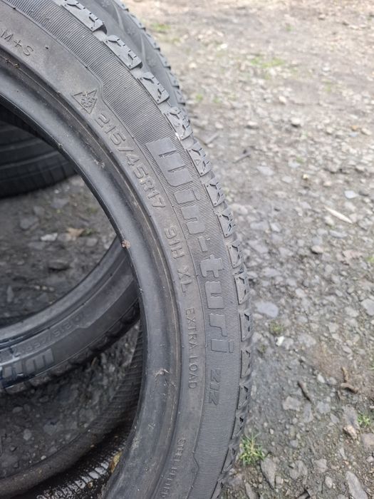 Vand 2 anvelope 215 45 17 hifly de iarna bune