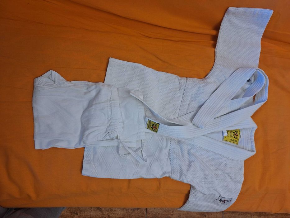 Детско кимоно бяло размер 100