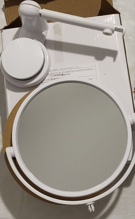 Oglinda  rotundă baie/mobilă/rotativă cu mărire 3X pe o față.