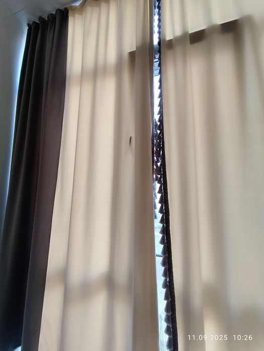 Продам шторы красивого цвета.