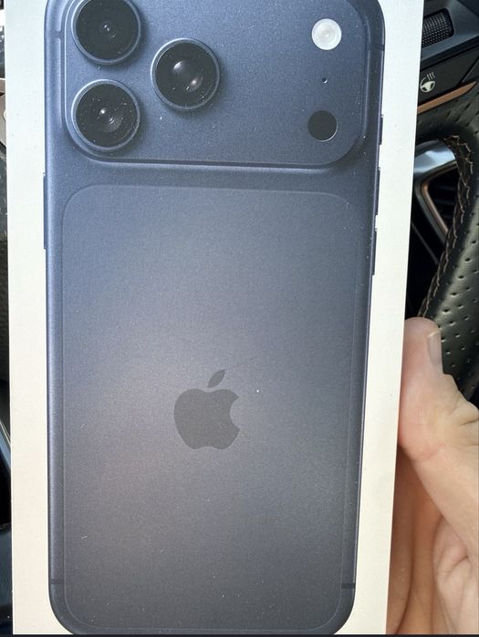 НАЛИЧЕН iPhone 17 Pro Max 256GB Deep Blue