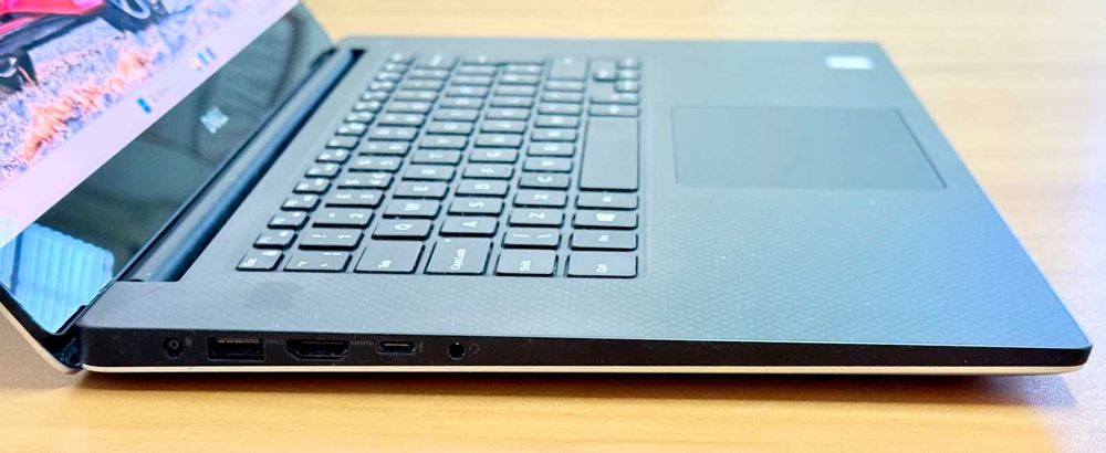 Core i9-9880H/QUADRO 4GB/32GB RAM/512GB SSD/DeLL 5540/15.6" 4K Touch