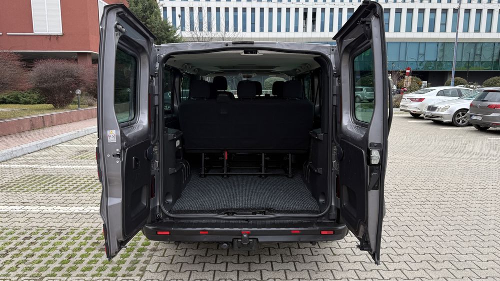 Renault Trafic 8+1 Locuri Extra Lung an 2021 2.0d 140 CP