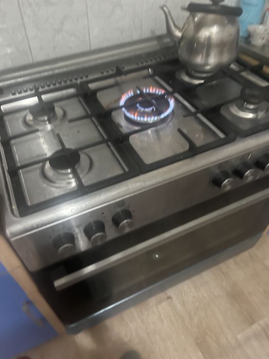 Продам газовый плита.Состояние идеальная..Уступку будет .