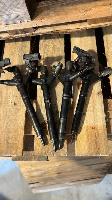 Injectoare Toyota 2.2d euro 4 177cp motor la cheie