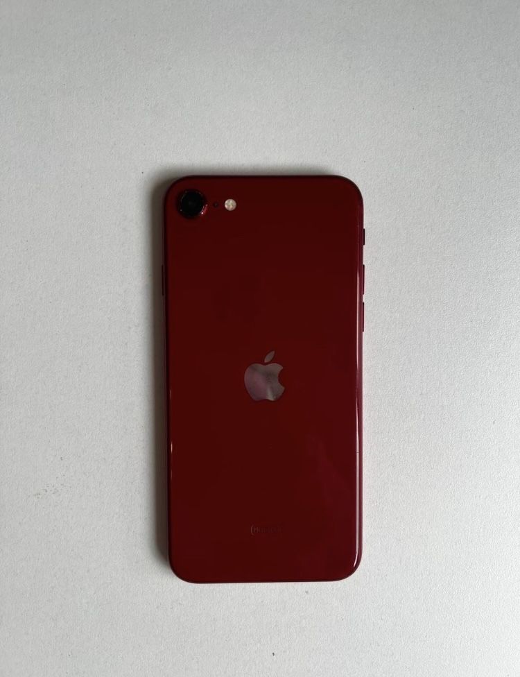 Iphone se 2022 red