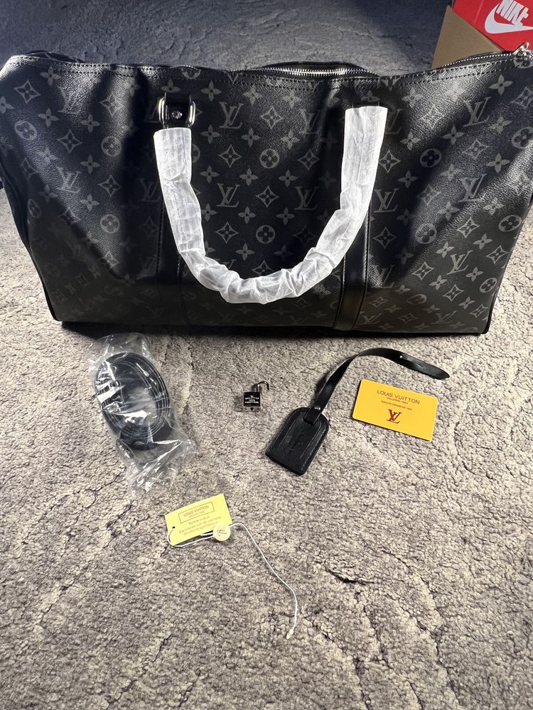Чисто Нов Louis Vuitton Черен Сак