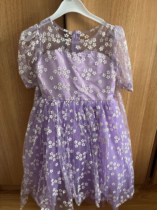 Продам платье для девочки