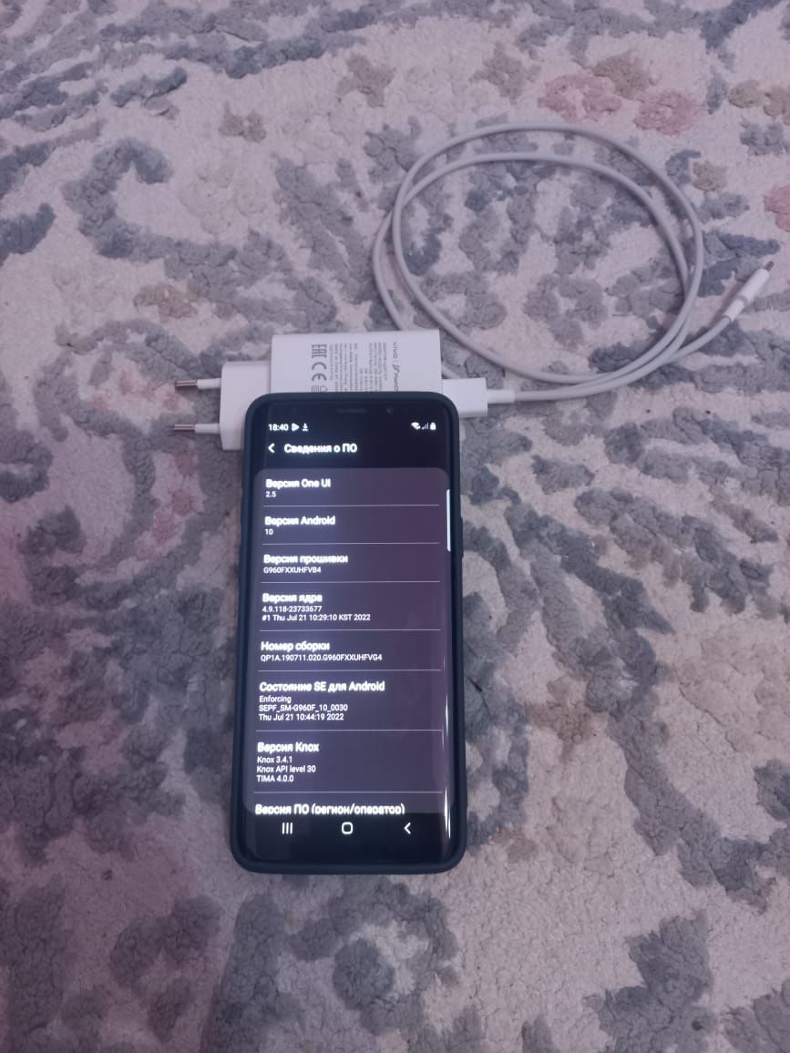 Продается телефон S9