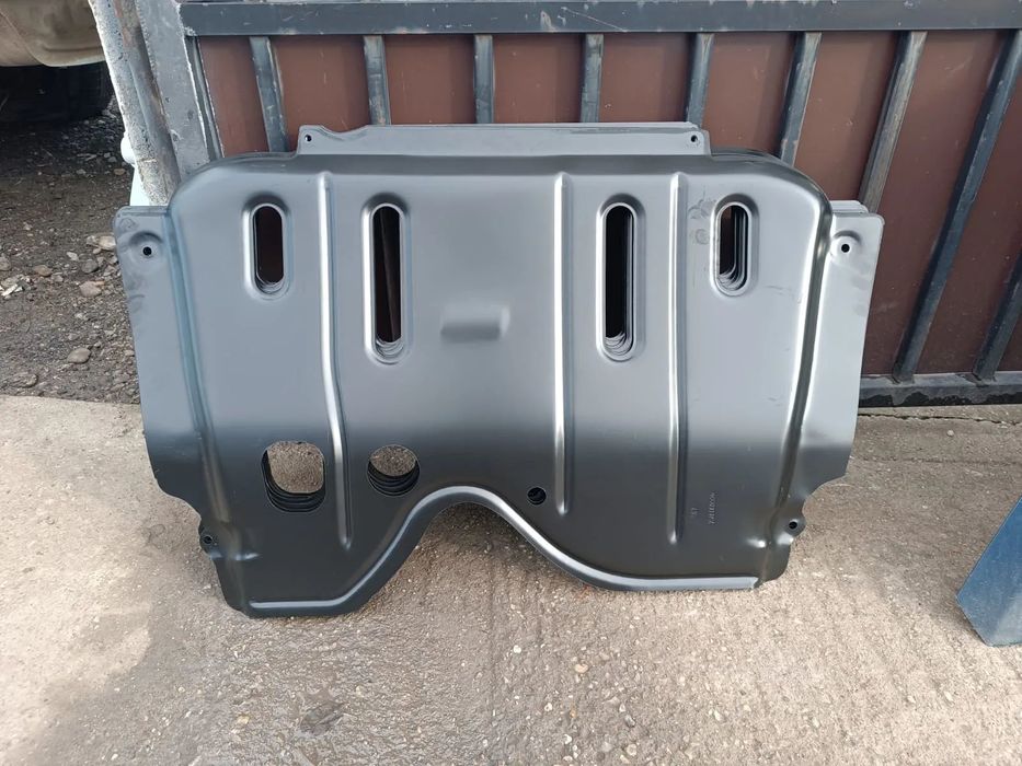 Scut metalic motor Dacia original