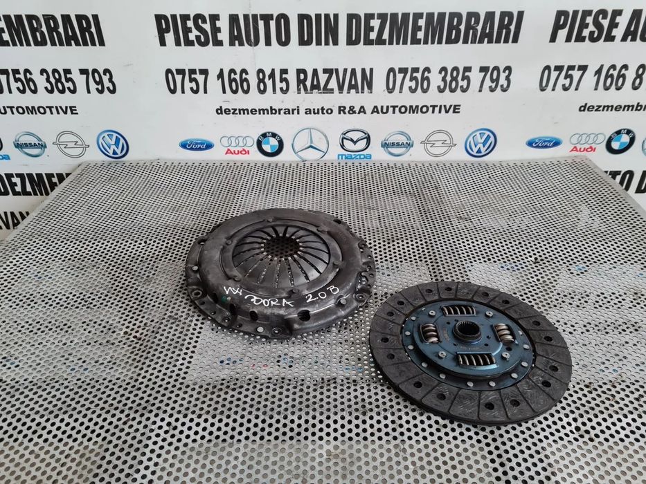 Ambreiaj Placa Presiune Disc Ambreiaj Vw Bora Golf 4 2.0 Benzina - Dezmembrari Arad
