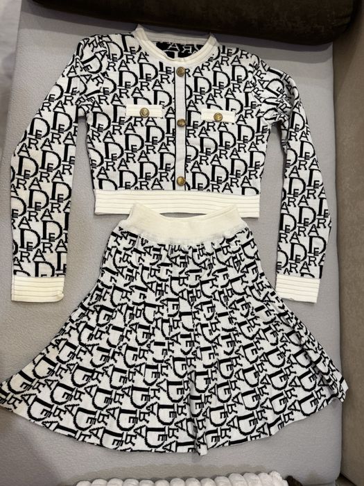 2бр Дамски Комлекти