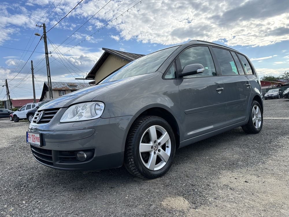 Vw Touran 1.6 benzina **Rate/avans zero**