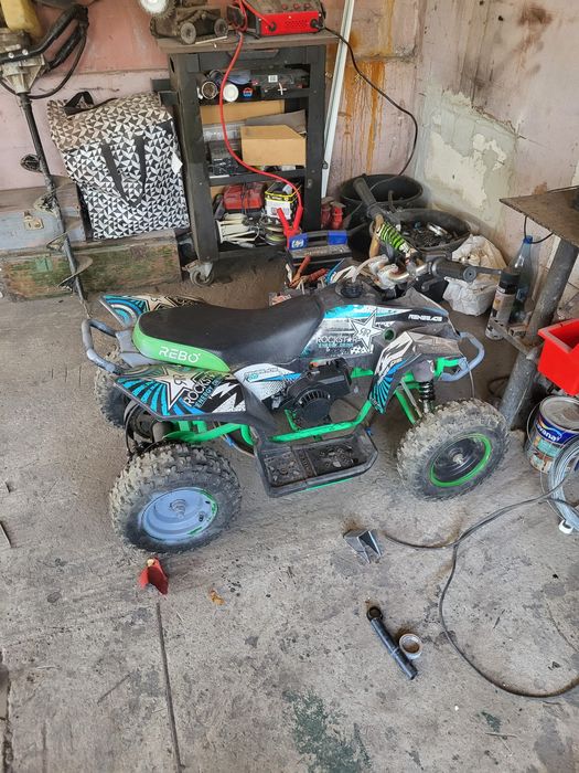 Vând ATV pt copii 5-8 ani