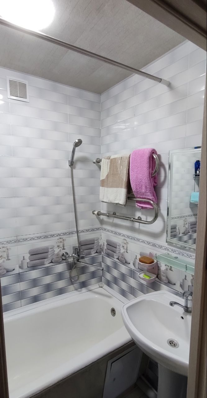 Продается 1в2/4/5 на Ахмад Югнаки (Ориентир 120 Школа)