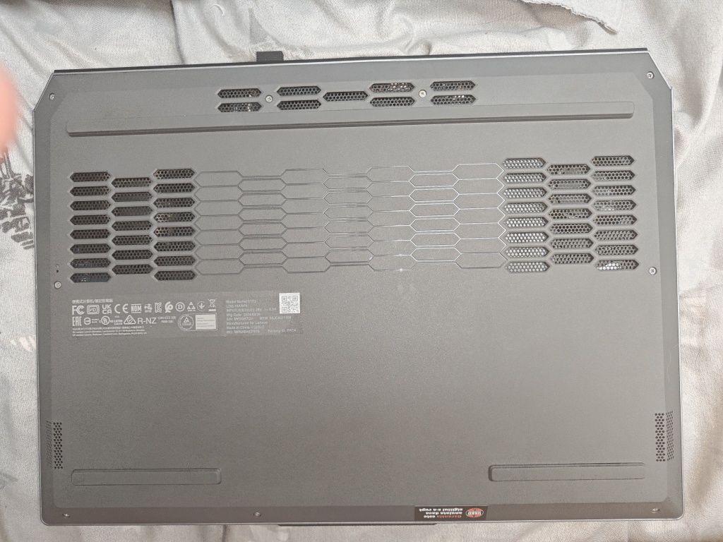 Laptop gaming Lenovo Legion LOQ RTX 4060 Ryzen 7 24GB RAM