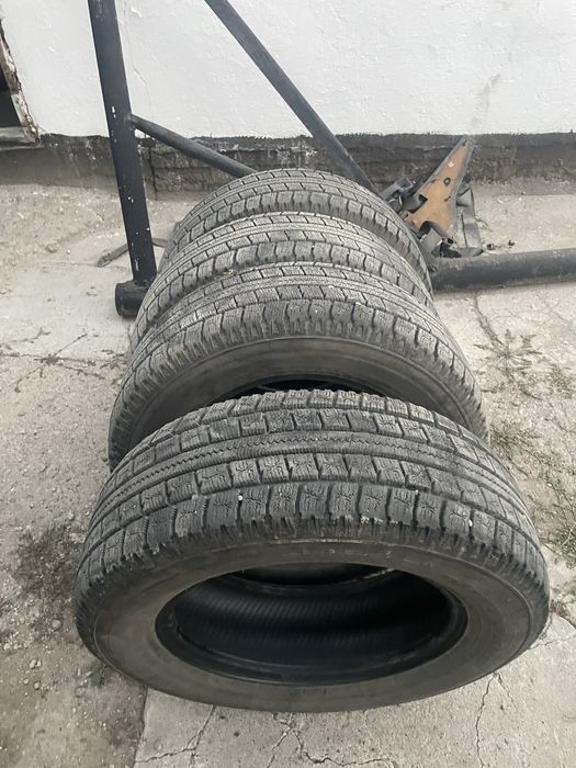Зимние шины в отличном состоянии!