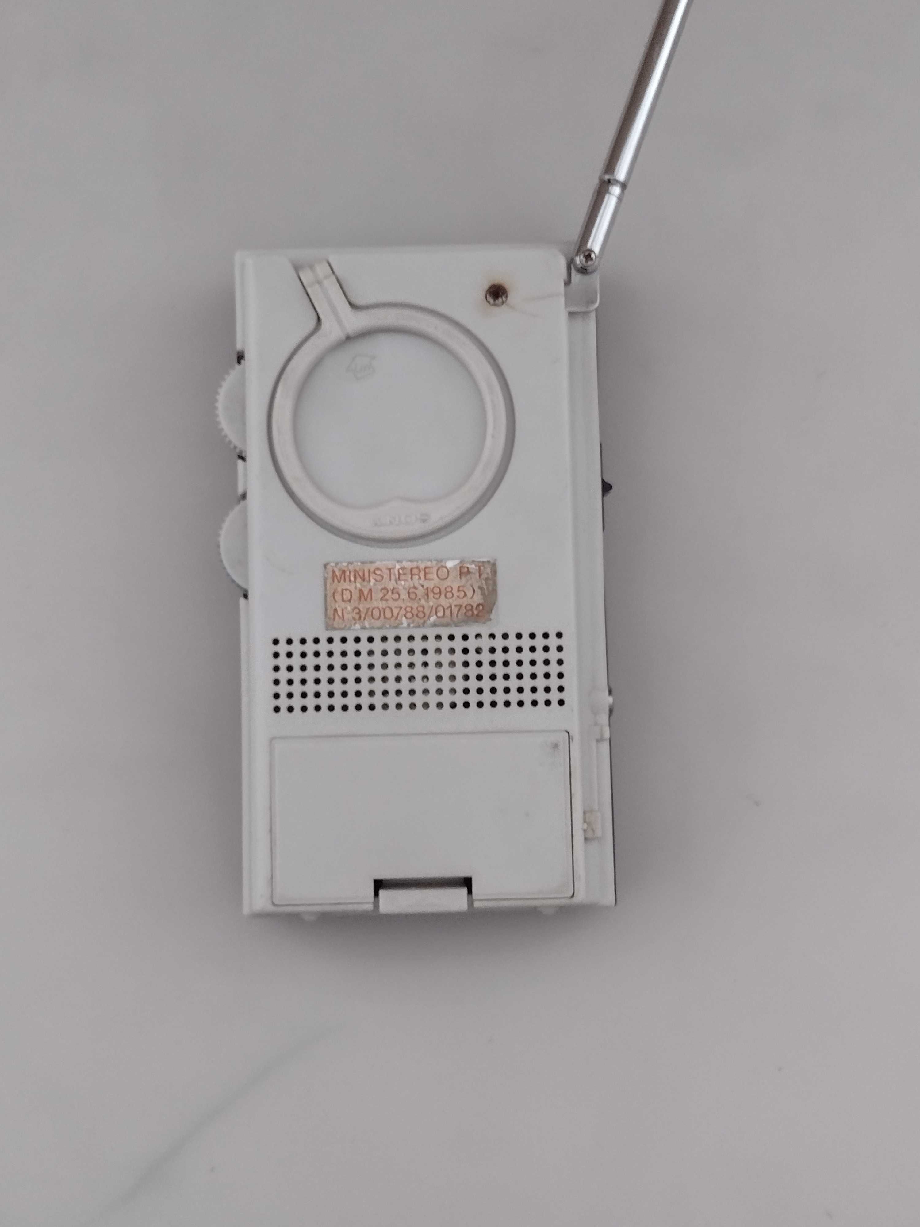 Sony radio portabil ICF-17  radioreceptor AM FM 1985