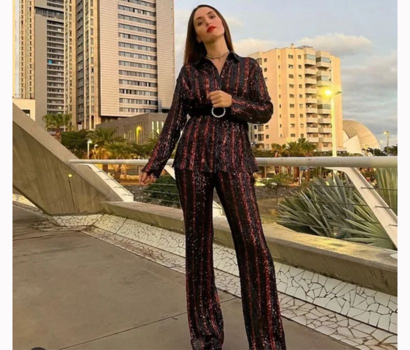 Pantaloni evazati paiete