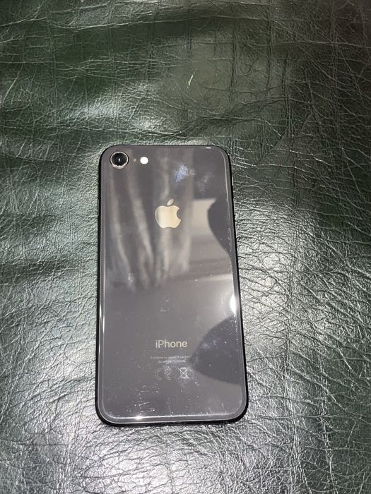 Айфон 8,могу отдать подешевле из за трещин.