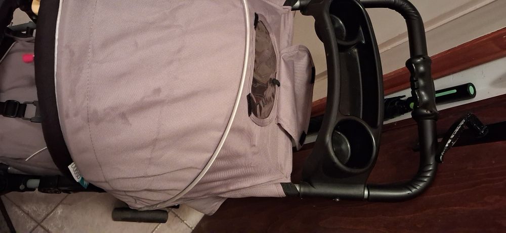 Функционална количка Vegas – с легнало положение, дъждобран и лесно сг