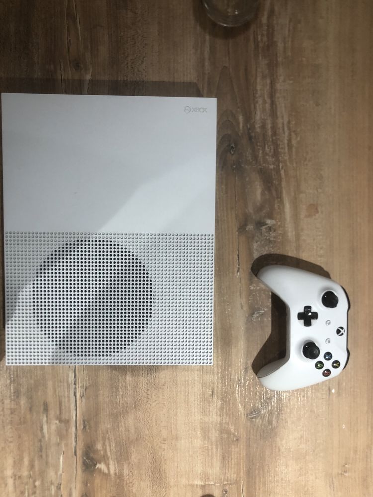 xbox one s intr-o stare foarte buna