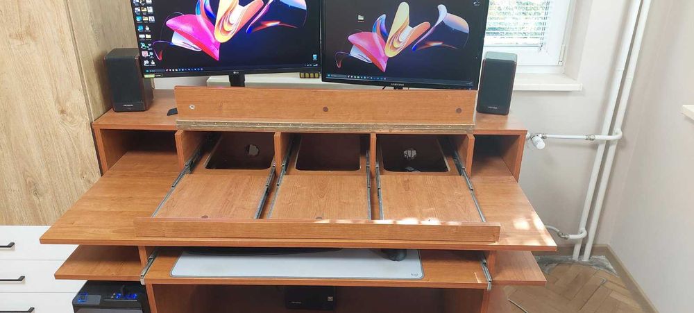 Функционално компютърно бюро