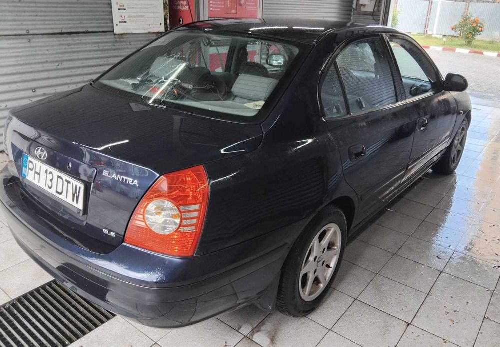 Hyundai Elantra 2006 1.6 benzina