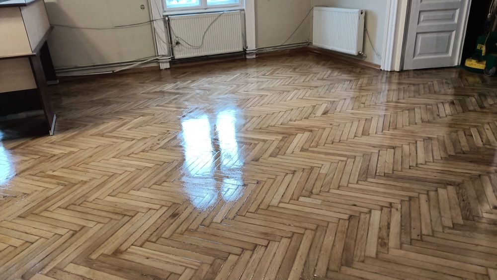 Raschetare, slefuire parchet, dusumele, scari interioare

Des