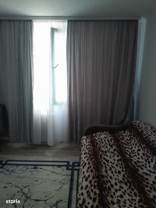 Garsoniera decomandata ,zona Palas