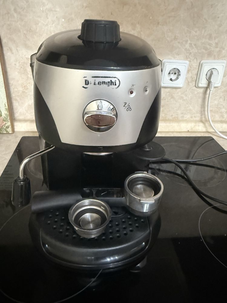 Кафемашина Delonghi EC220CD