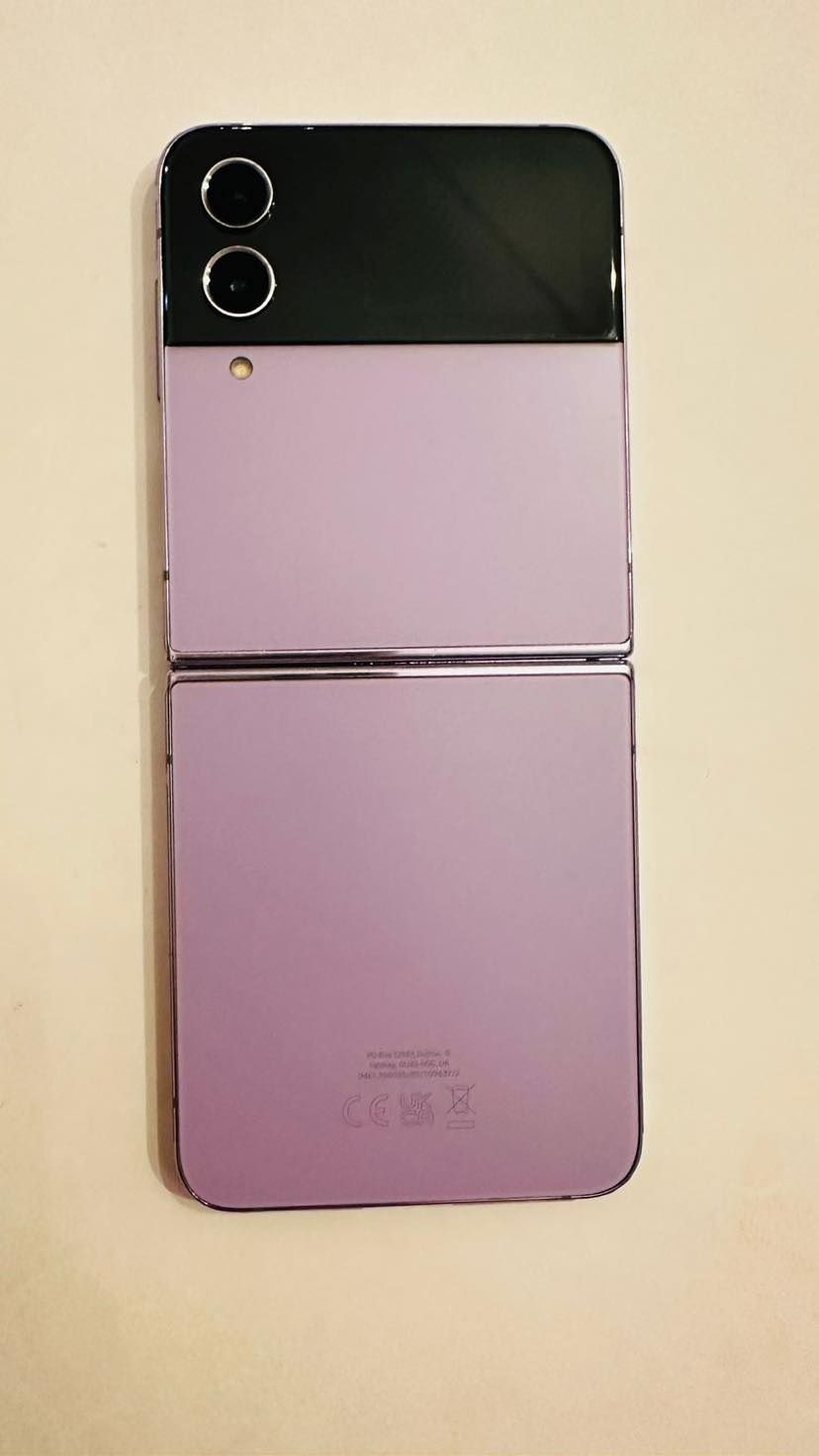 Samsung Galaxy Z Flip 4