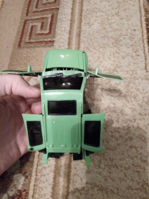 Машина-Трансформер зелёного цвета для детей